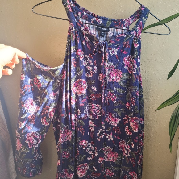 Floral Torrid womens top size 00 - Picture 2 of 4